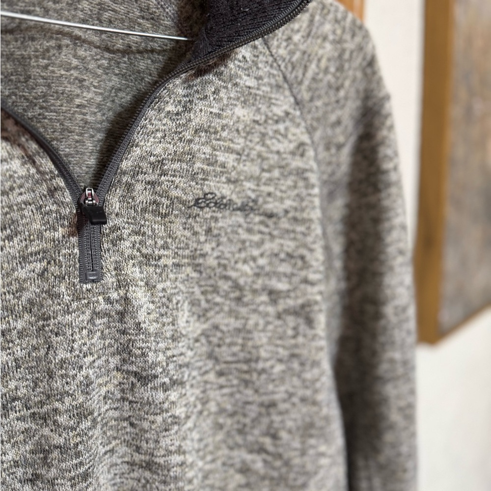 🪩EDDIE BAUER PULLOVER SIZE MEDIUM🪩